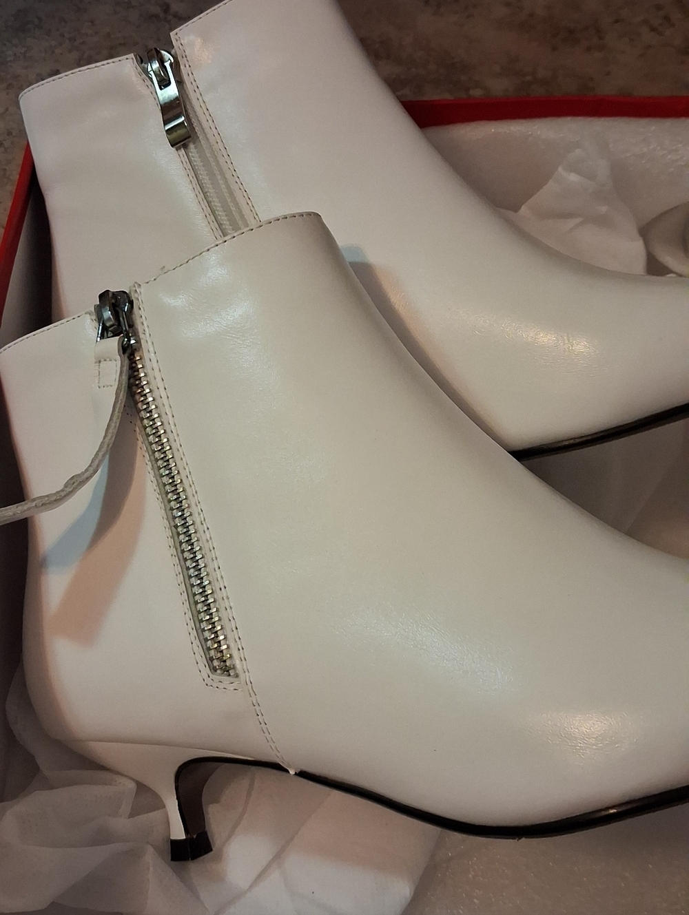 White Leather Kitten Heel Women's Ankle Boots with Side Zippers Size 7.5